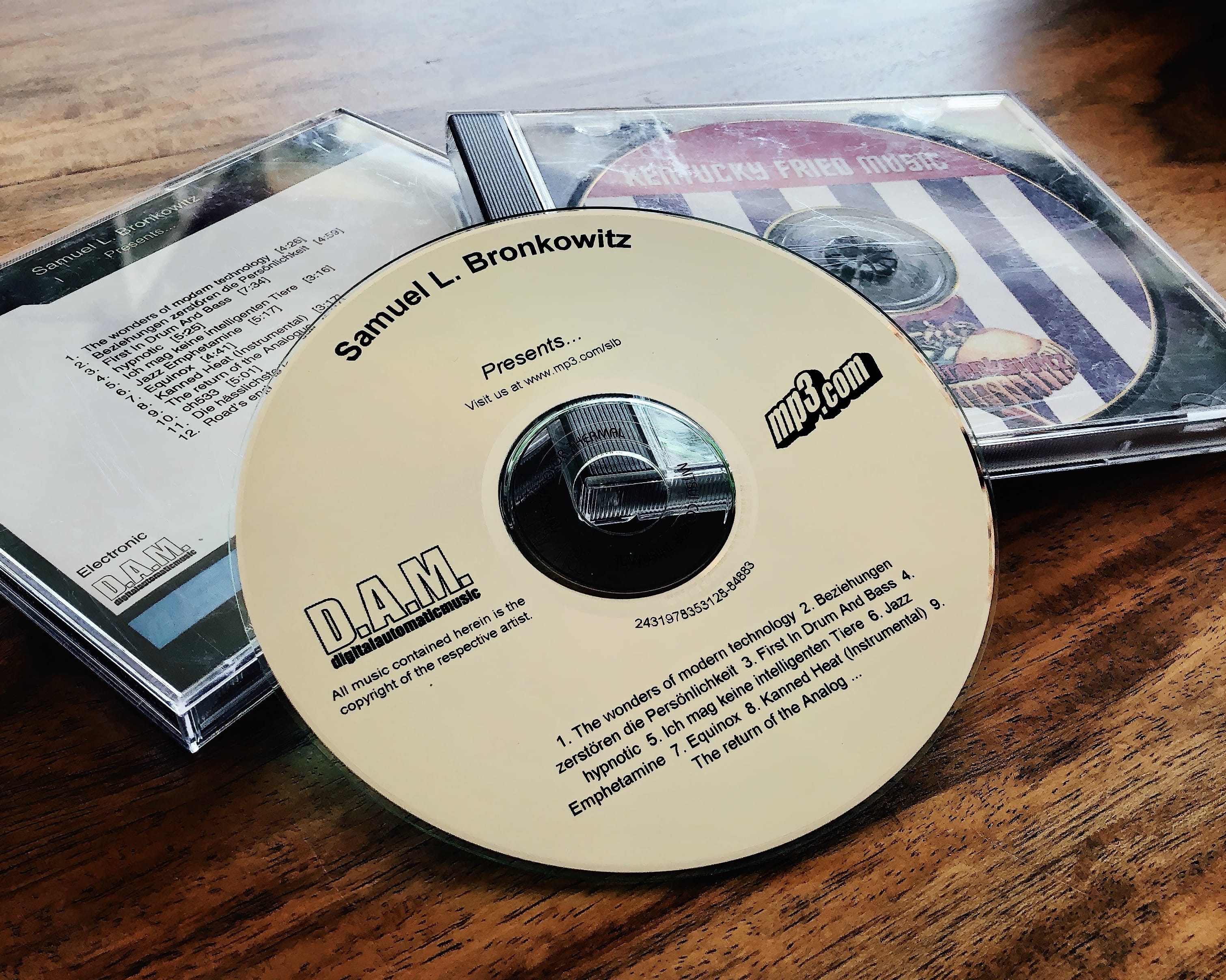 Samuel L. Bronkowitz – „Presents …“