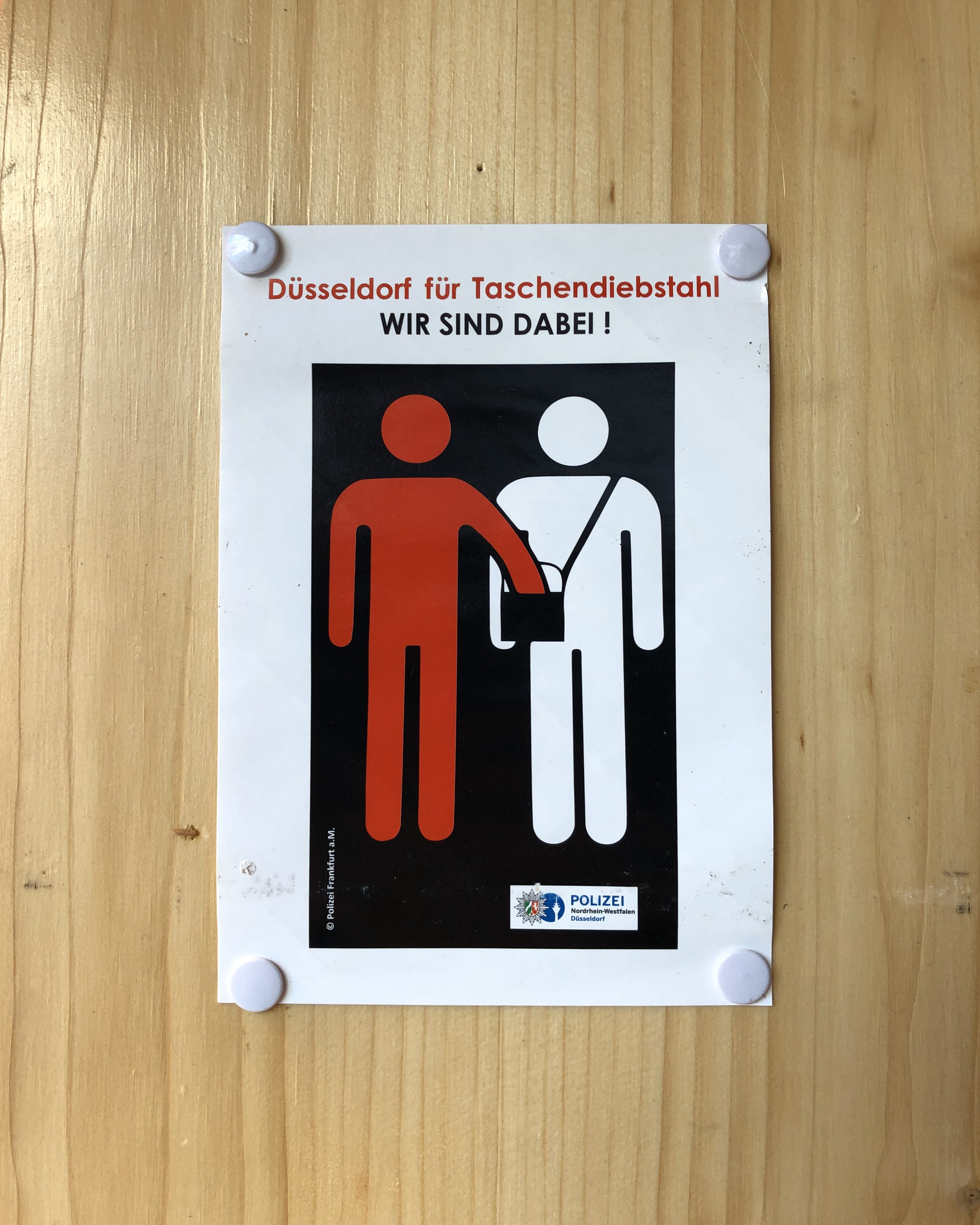 Ich sehe was, was du nicht siehst: Taschendiebstahl (2022)