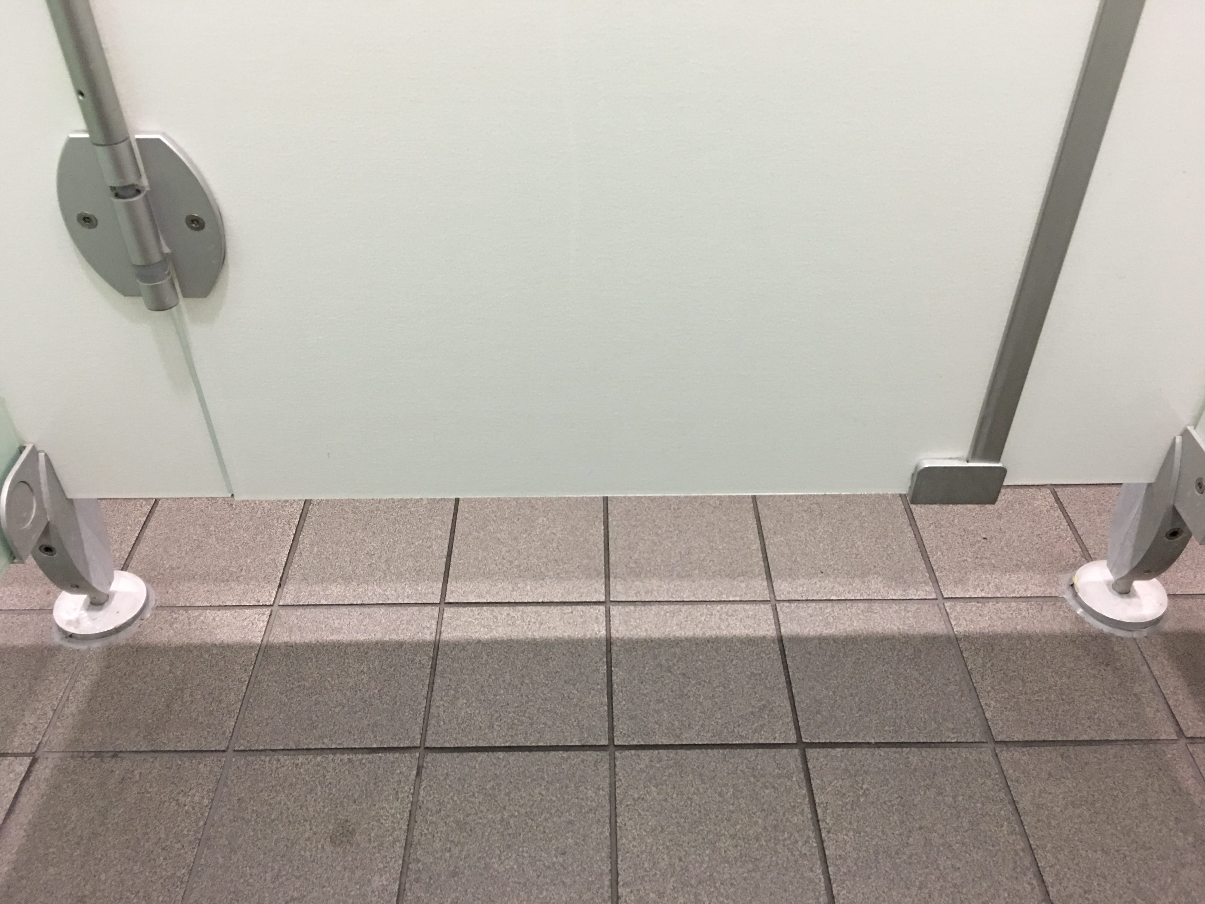 Toilettentüren Nr. 28: Flughafen Köln/Bonn / Deutschland (2016)
