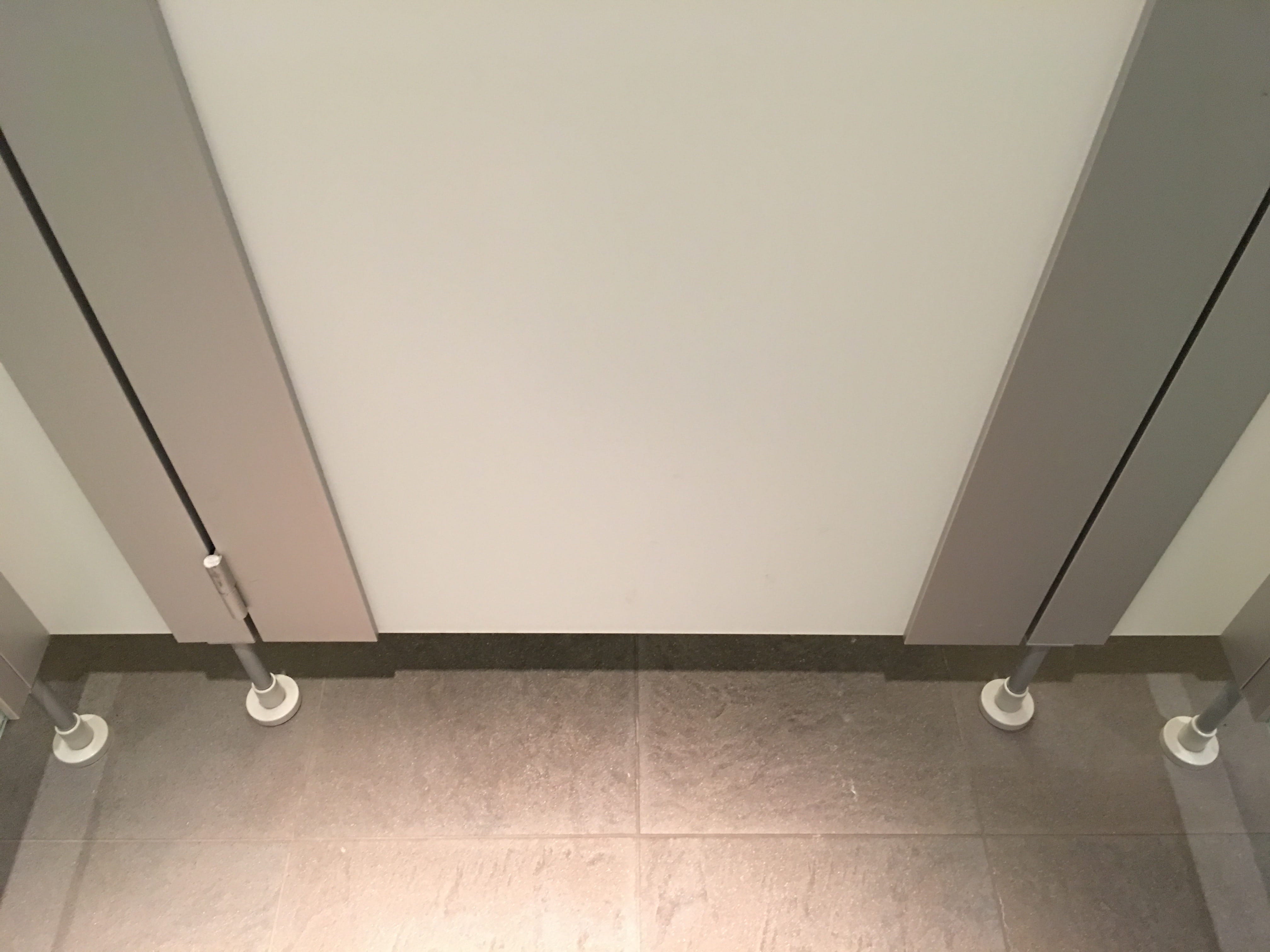 Toilettentüren Nr. 113: „NH-Hotel“, Wiesbaden / Deutschland (2017)