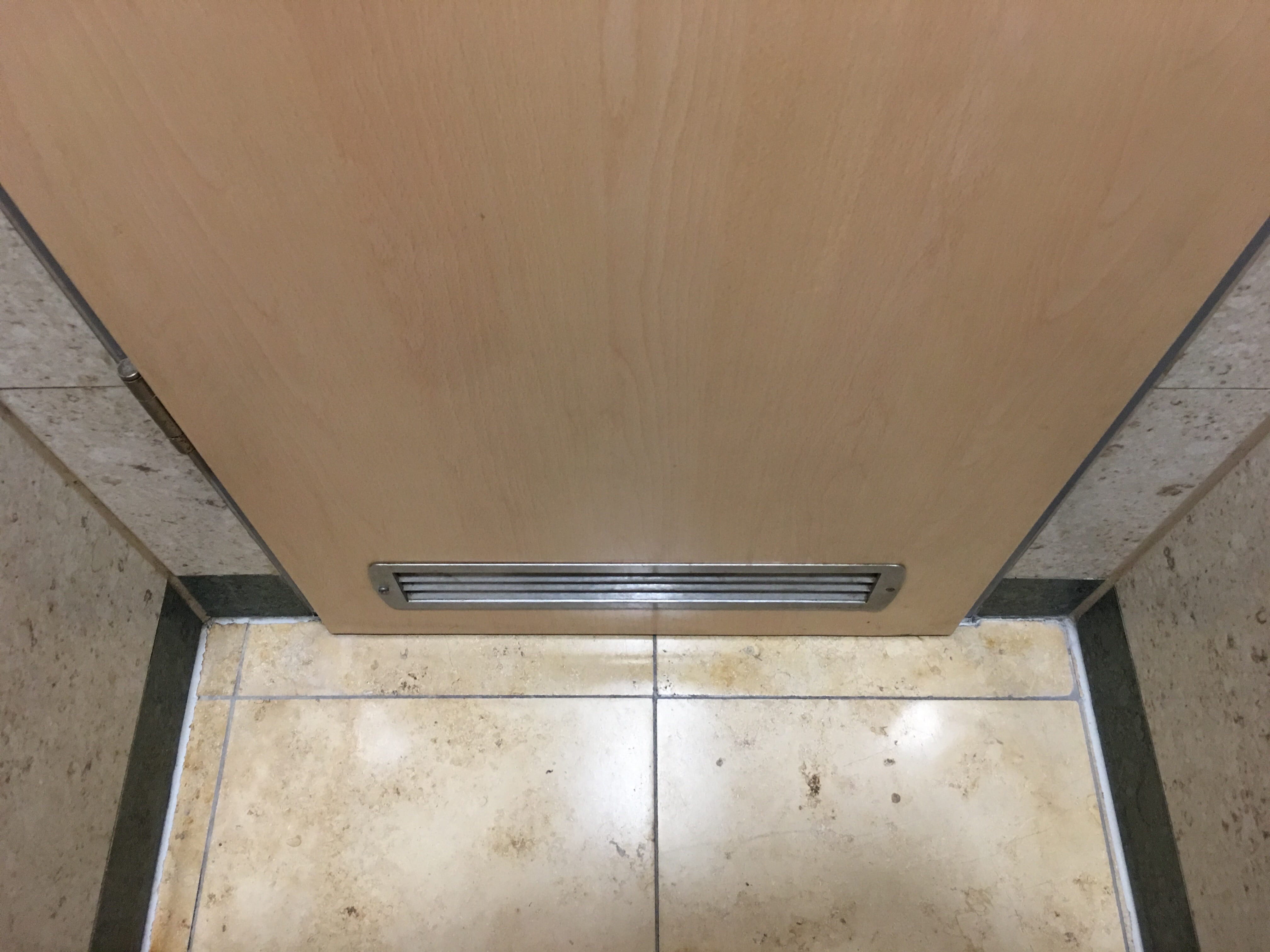 Toilettentüren Nr. 153: „Luisencenter“, Darmstadt / Deutschland (2017)