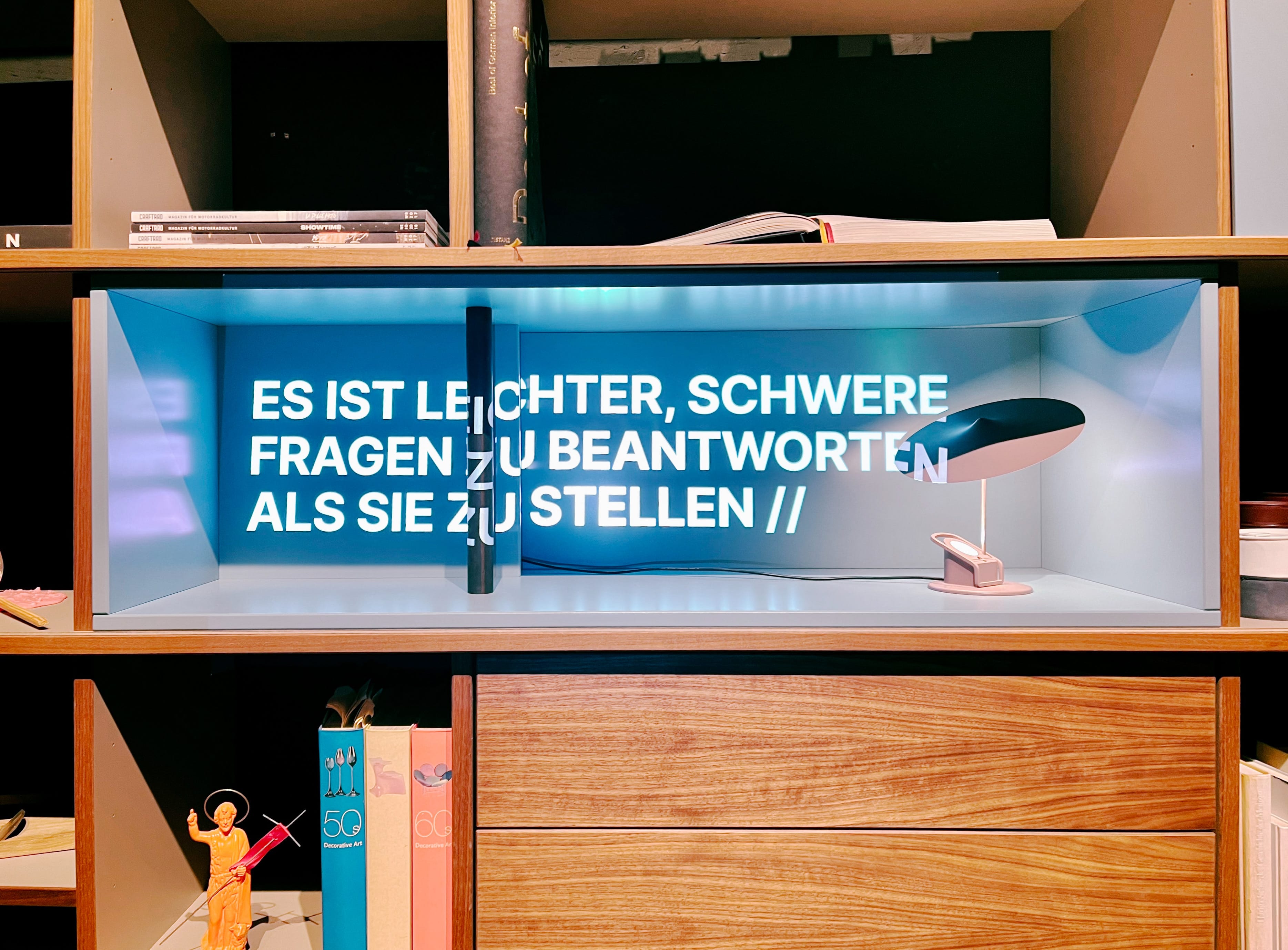 ÜBERSCHRIFTEN zu Gast bei OLIVER CONRAD: ES IST LEICHTER, SCHWERE FRAGEN ZU BEANTWORTEN, ALS SIE ZU STELLEN //